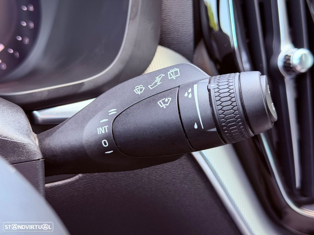 Volvo XC 60 2.0 T6 PHEV Black Edition AWD - 34