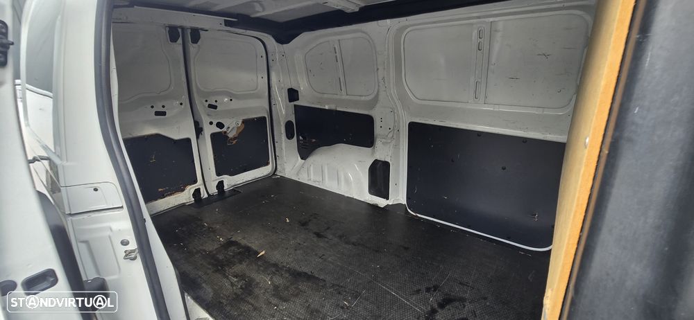 Opel Vivaro - 19