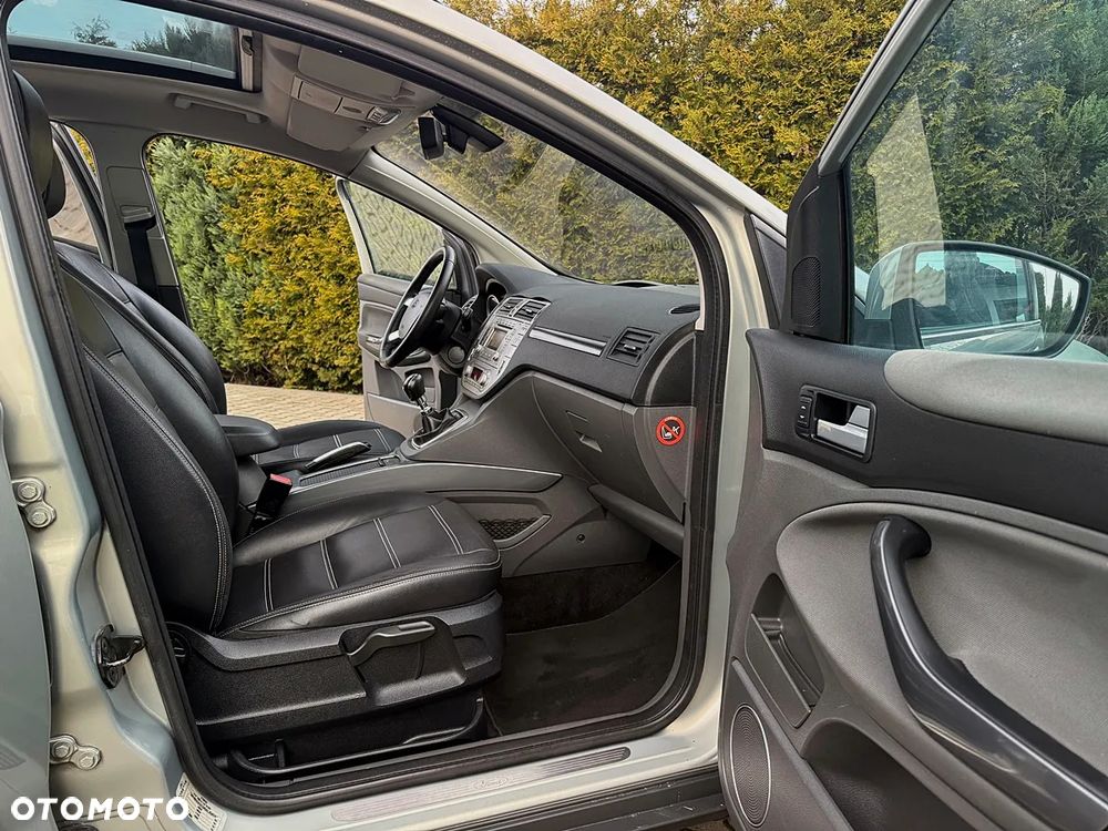 Ford Kuga 2.0 TDCi 2x4 Titanium - 17