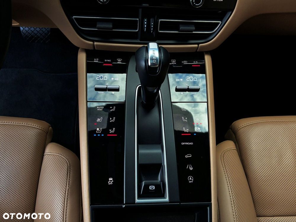 Porsche Macan - 28