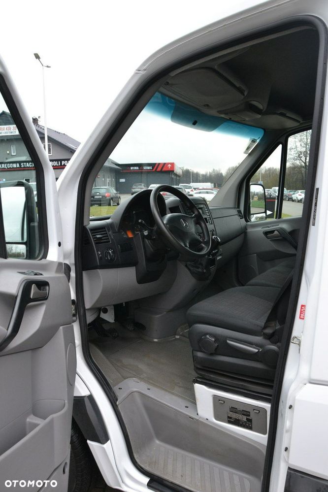 Mercedes-Benz Sprinter - 9