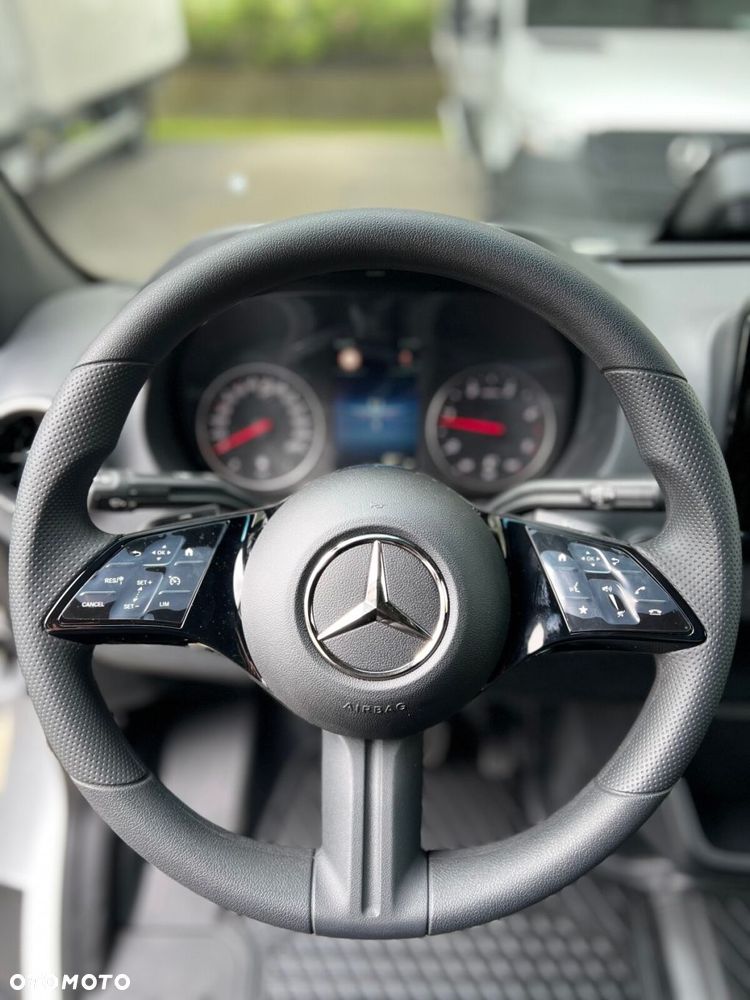 Mercedes-Benz Sprinter Sprinter - 12