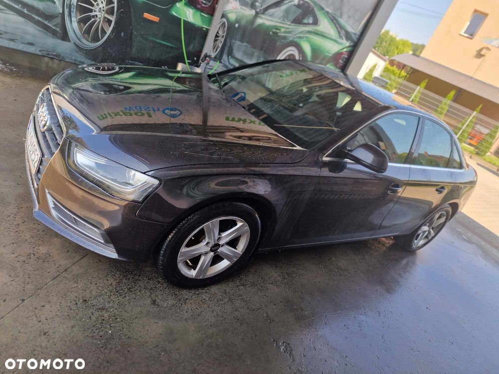 Audi A4 Limousine - 3