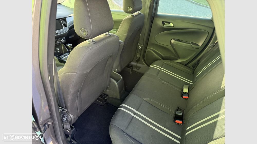 Opel Crossland 1.2 T Design & Tech - 11