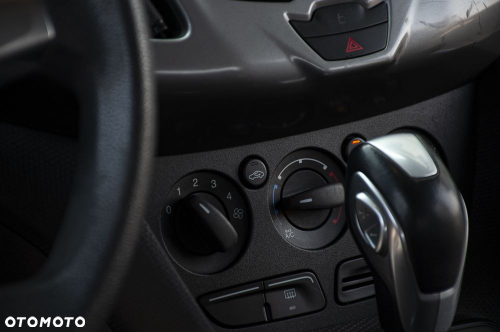 Ford Transit Connect - 30