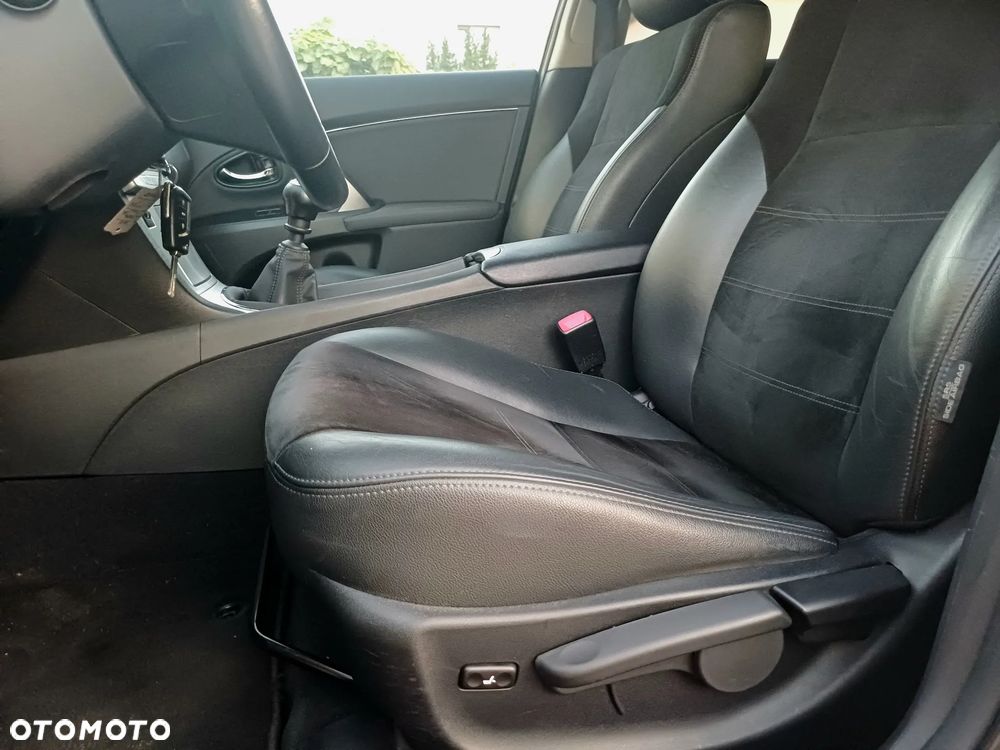 Toyota Avensis 2.0 Executive - 16