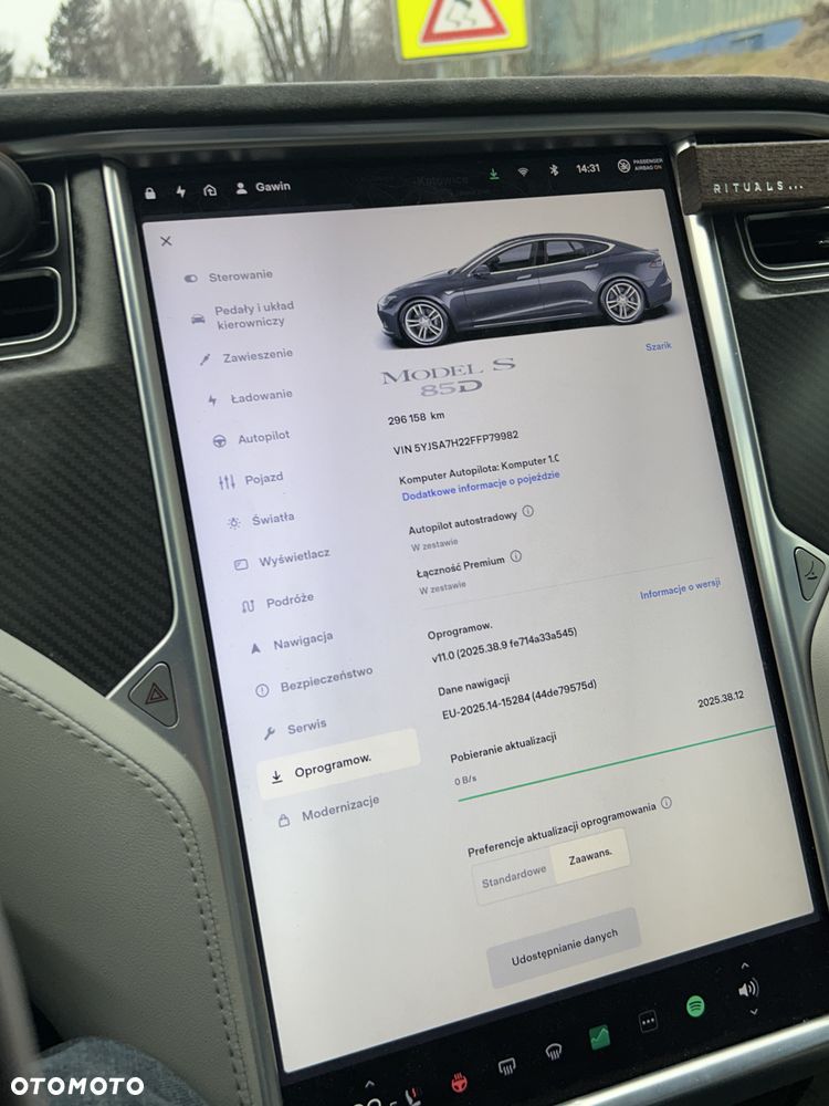 Tesla Model S 85 D - 24