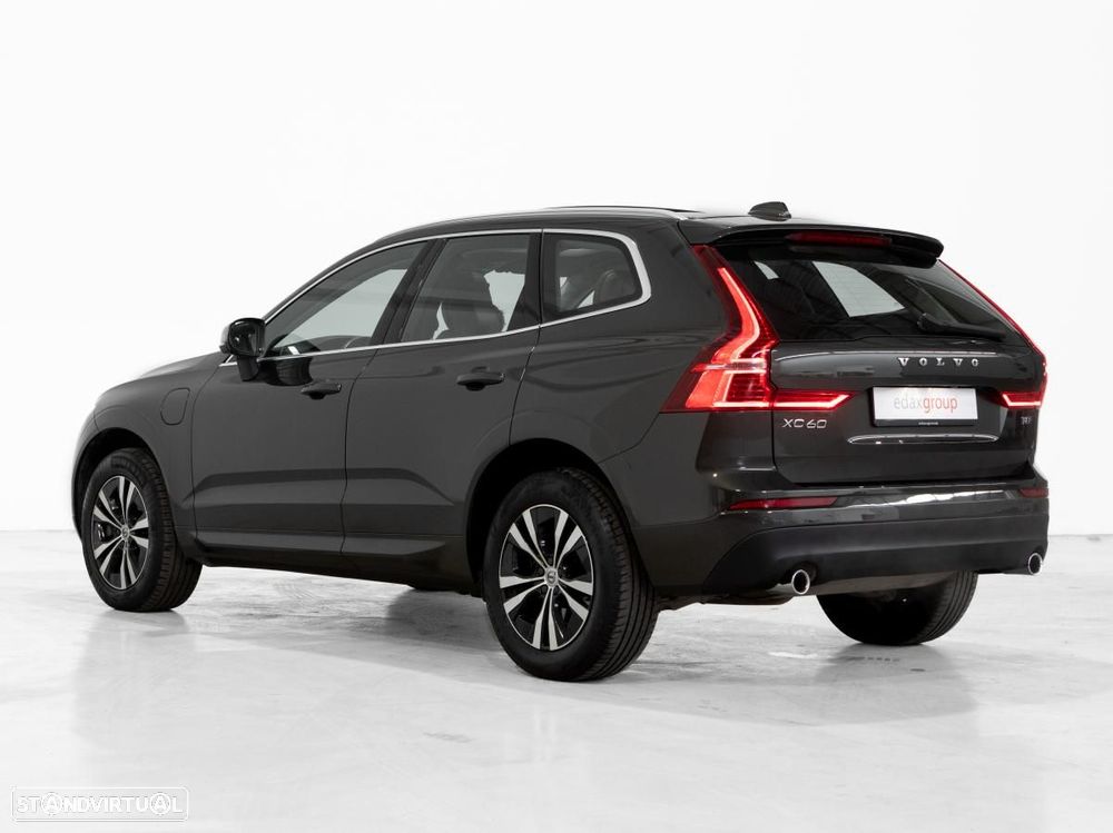 Volvo XC 60 2.0 T8 PHEV Momentum Plus AWD - 4