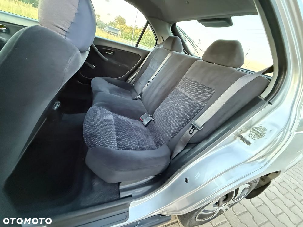 Honda Civic 1.4i S - 13
