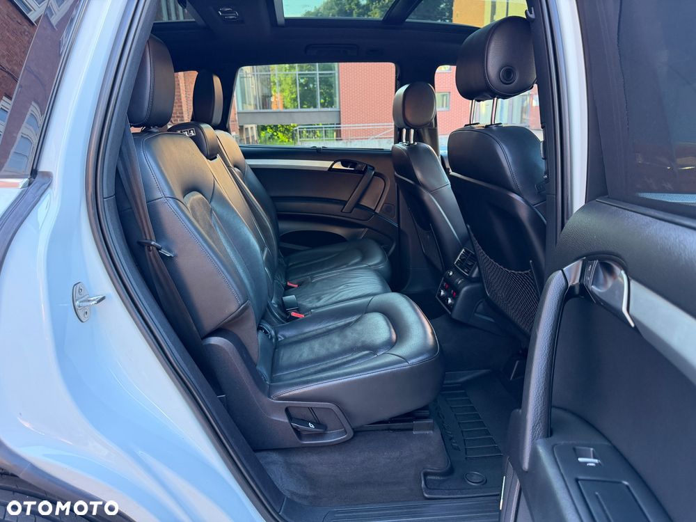 Audi Q7 - 40