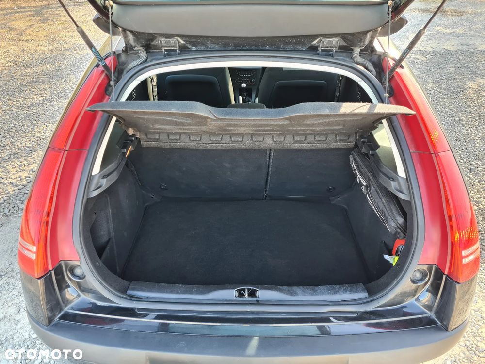 Citroën C4 1.4 16V Style - 12
