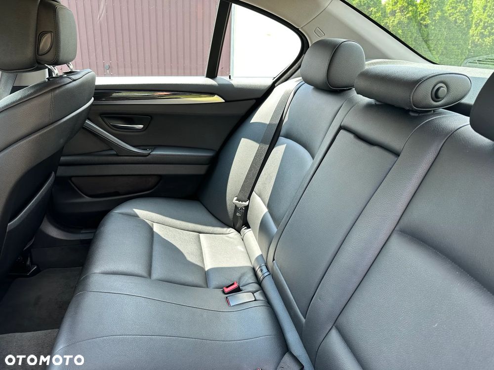 BMW Seria 5 520d Modern Line - 19