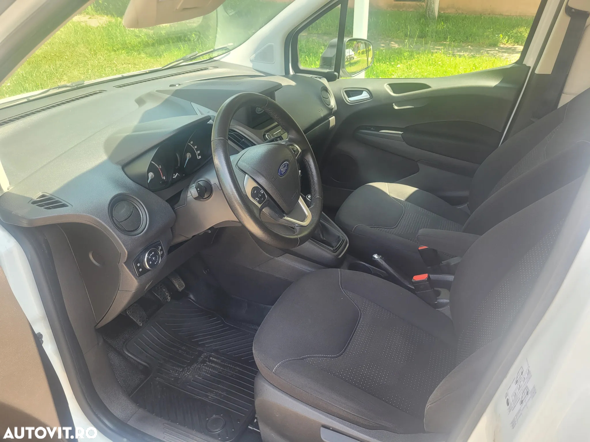 Ford Transit Courier - 7