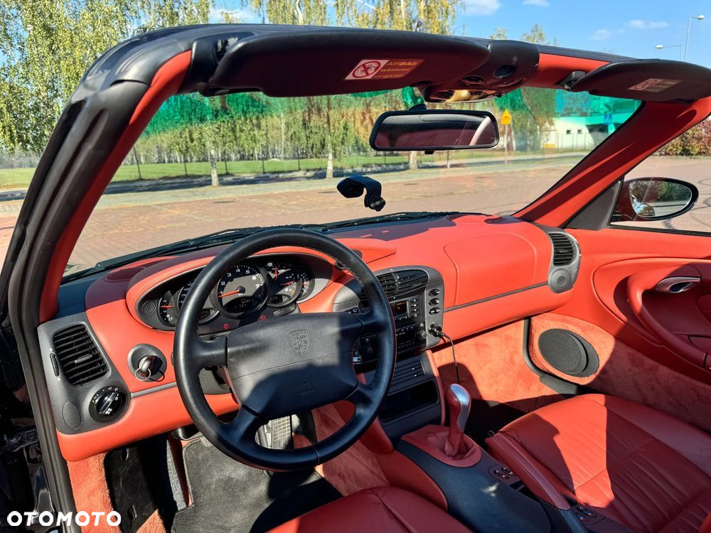 Porsche 911 Carrera Cabrio - 37