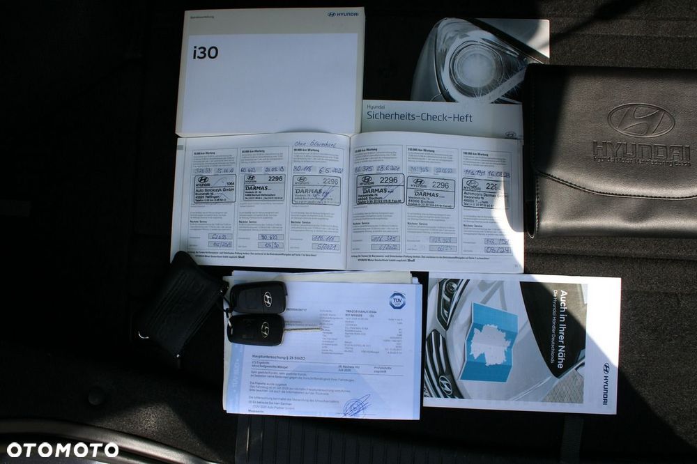 Hyundai i30 blue Kombi 1.4 YES Gold - 32