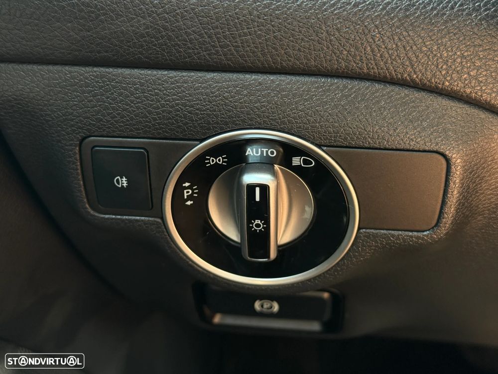 Mercedes-Benz CLA 45 AMG 4Matic Shooting Brake 7G-DCT - 22