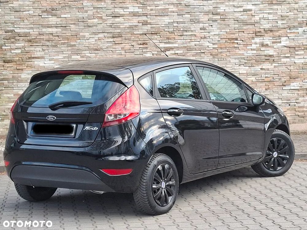 Ford Fiesta 1.25 Champions Edition - 23