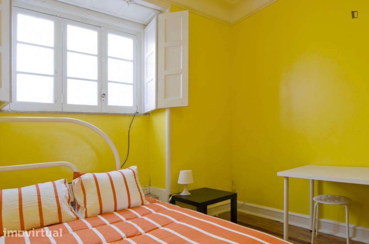 Quarto - localizado em Intendente Lisbon - Grande imagem: 2/15