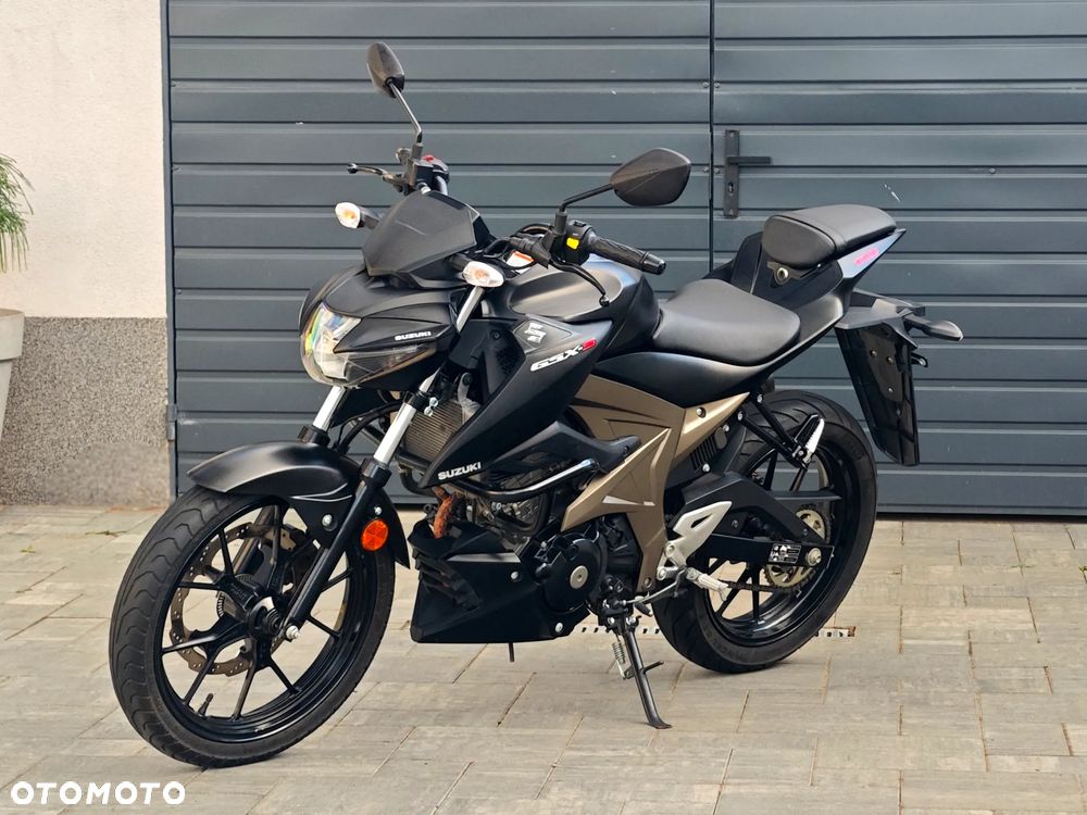 Suzuki GSX - 2