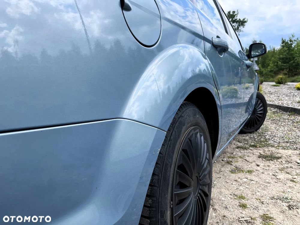 Ford Focus 1.8 Titanium - 34