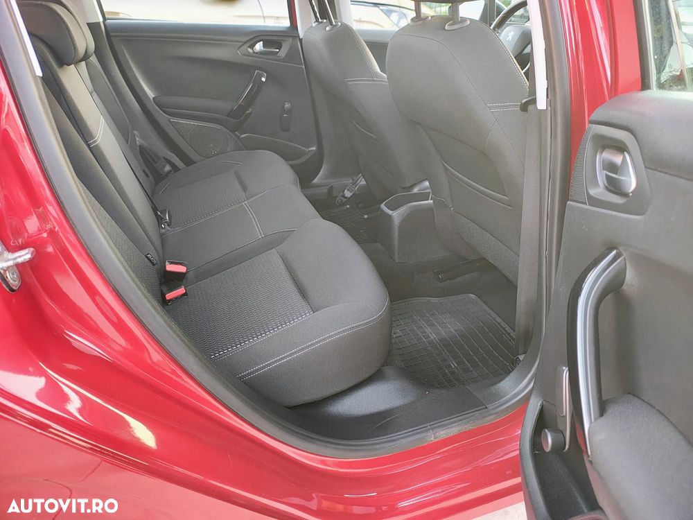 Peugeot 208 PureTech 110 Stop & Start Allure - 11