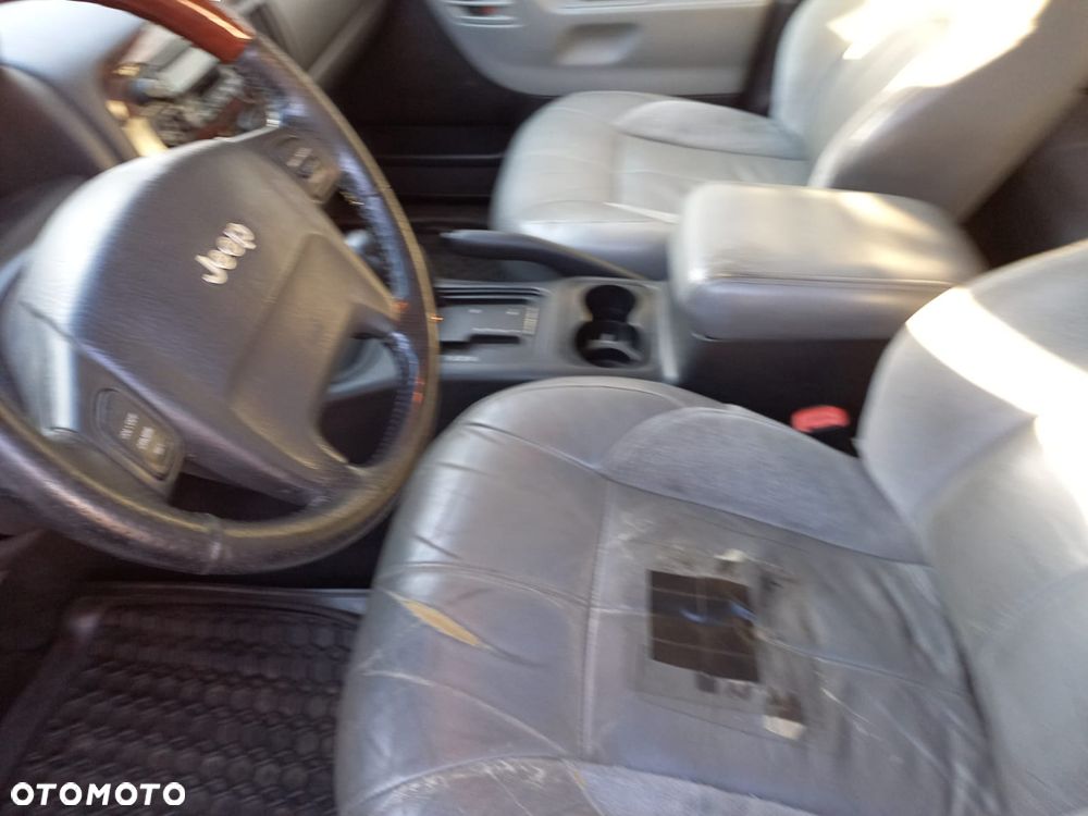 Jeep Grand Cherokee - 14