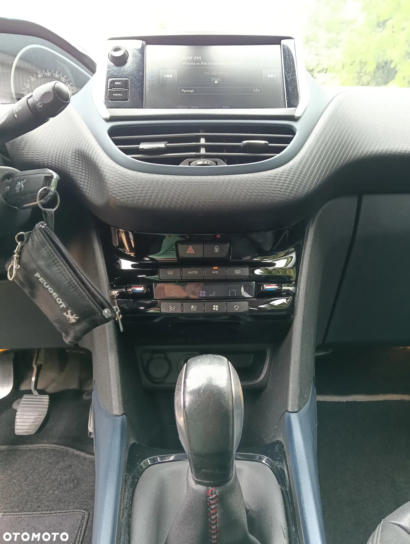 Peugeot 2008 1.6 e-HDi Allure S&S - 12