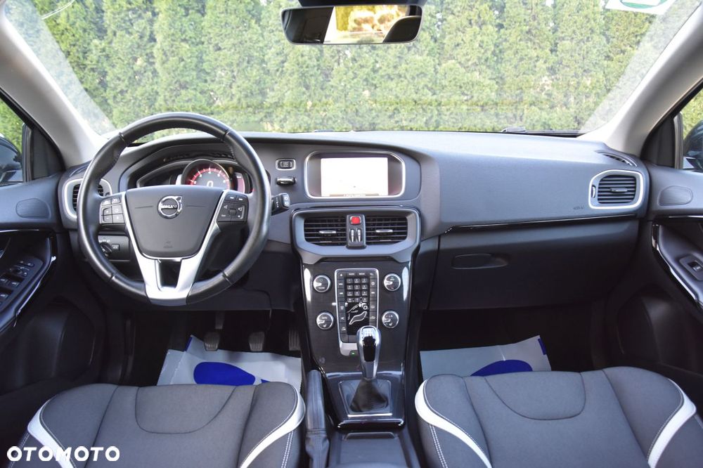 Volvo V40 T3 Momentum - 9