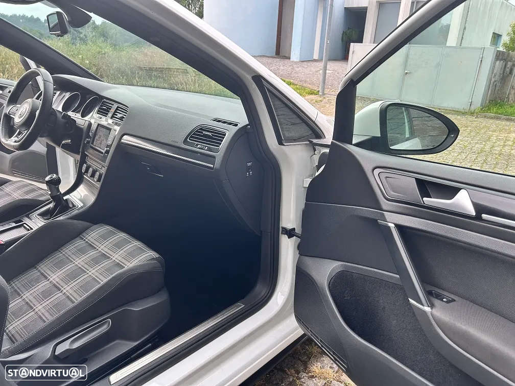 VW Golf 2.0 TDI GTD - 18