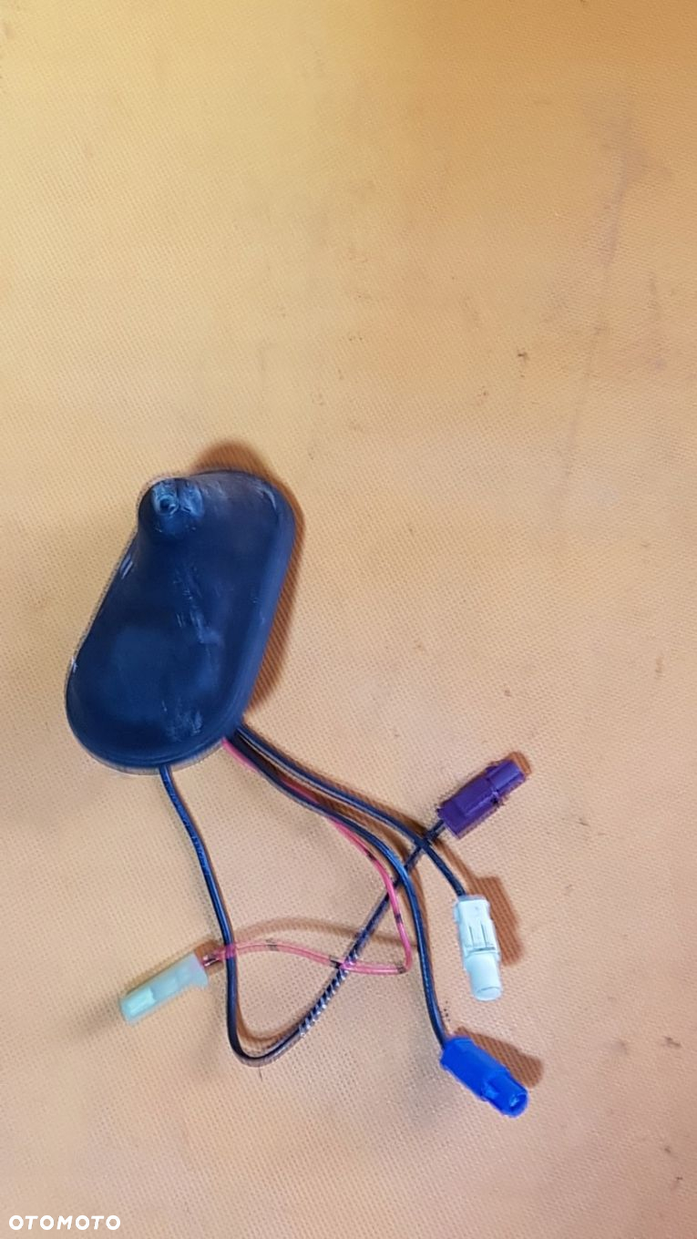 ANTENA GPS RADIA MAN TGX TGS TGL TGM EURO 6 - 2