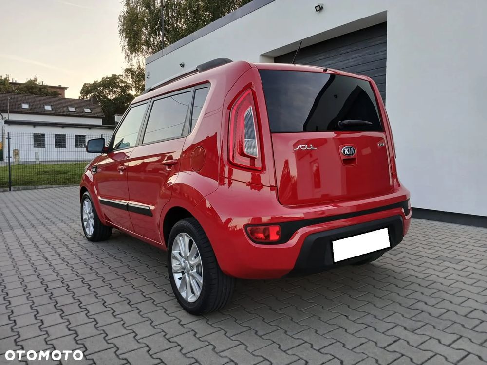 Kia Soul 1.6 CRDI Dream Team Edition - 23