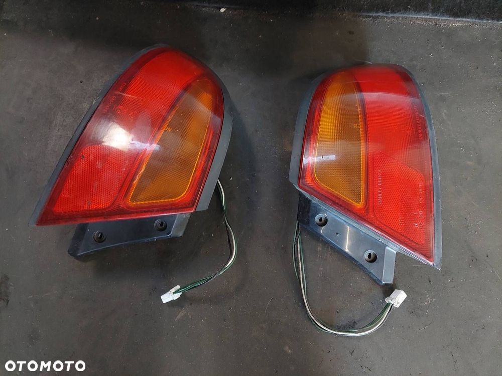 KOMPLETNY TYŁ KLAPA ZDERZAK LAMPA LAMPY MAZDA 323F BA HB 5D 11R - 2