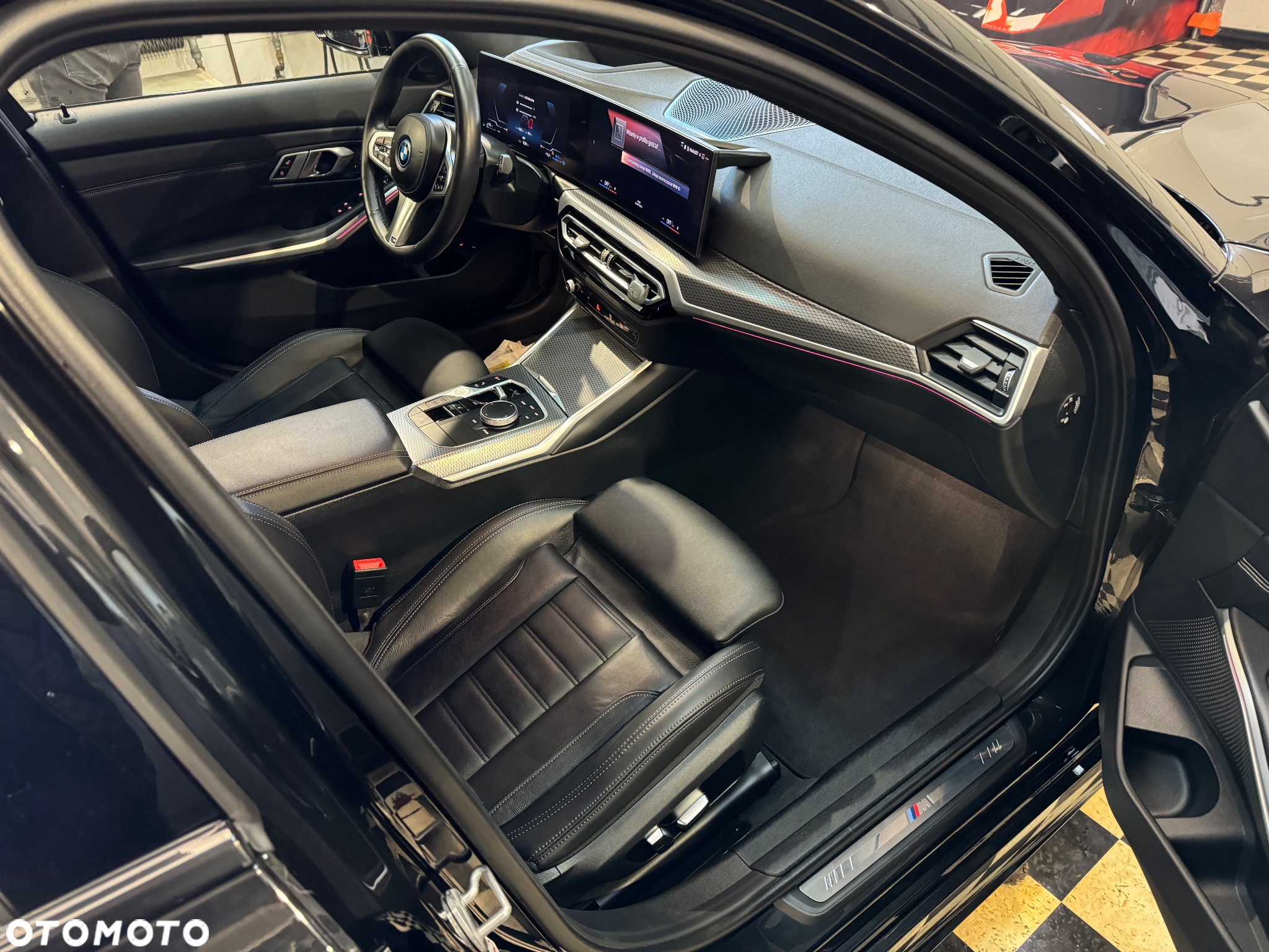 BMW Seria 3 330e Touring M Sport - 12