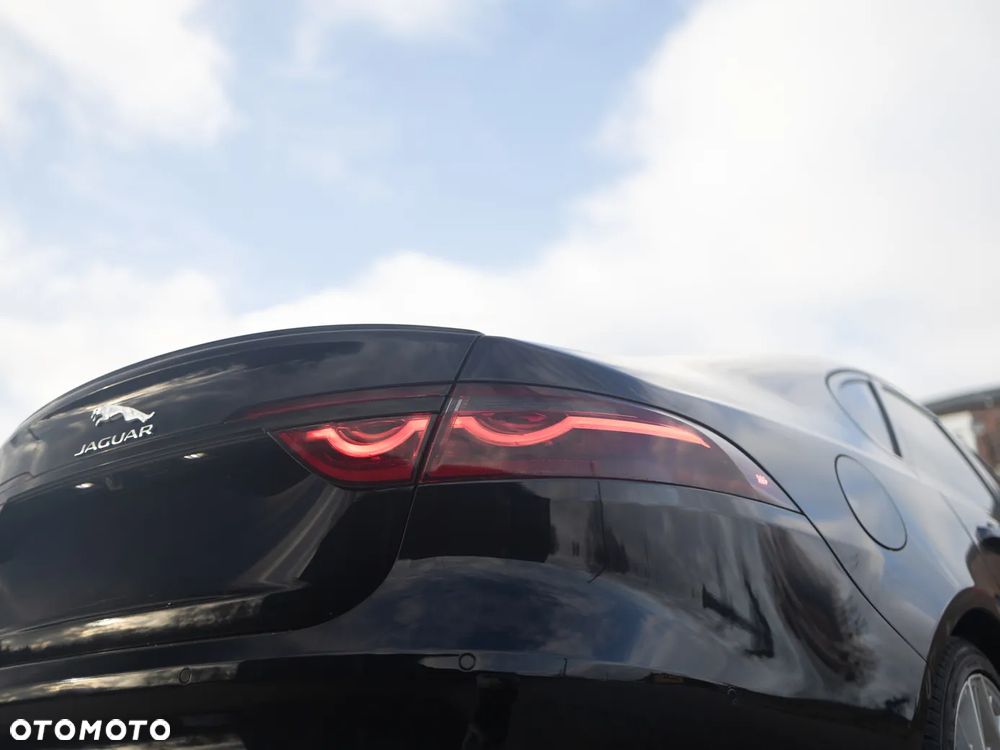 Jaguar XF - 18