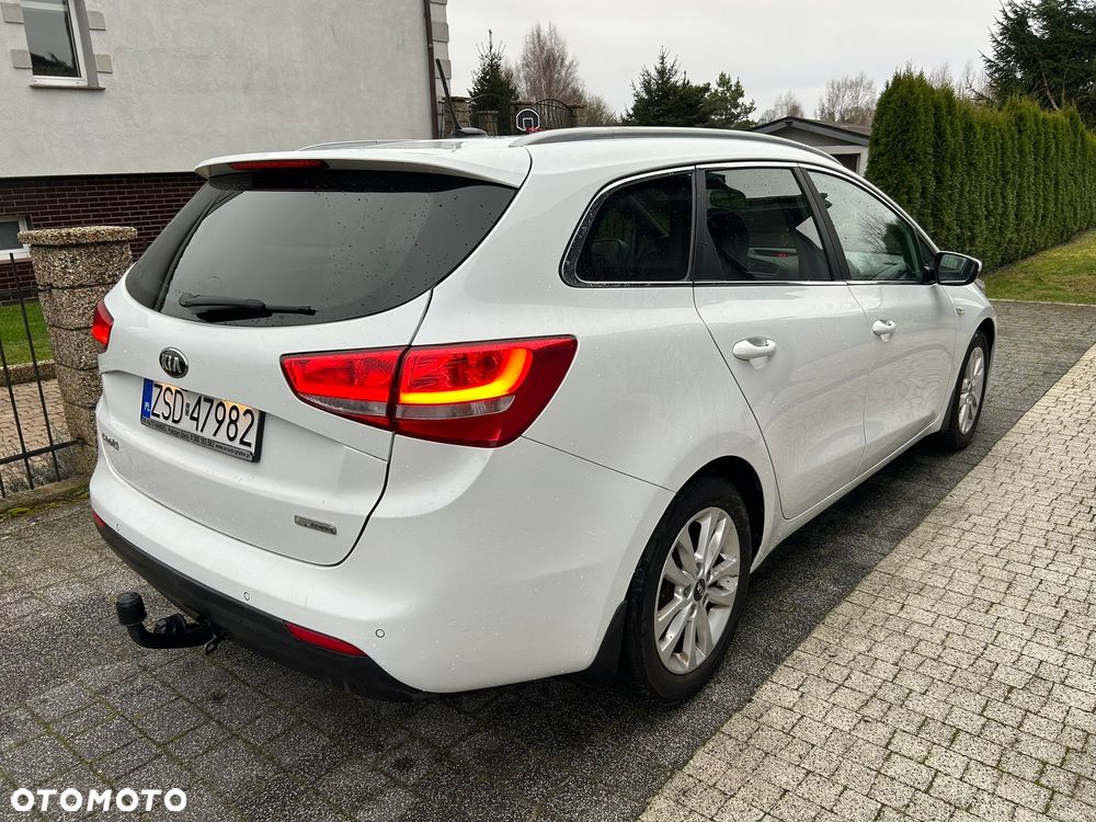 Kia Ceed 1.6 CRDi 136 ISG GT Line - 4