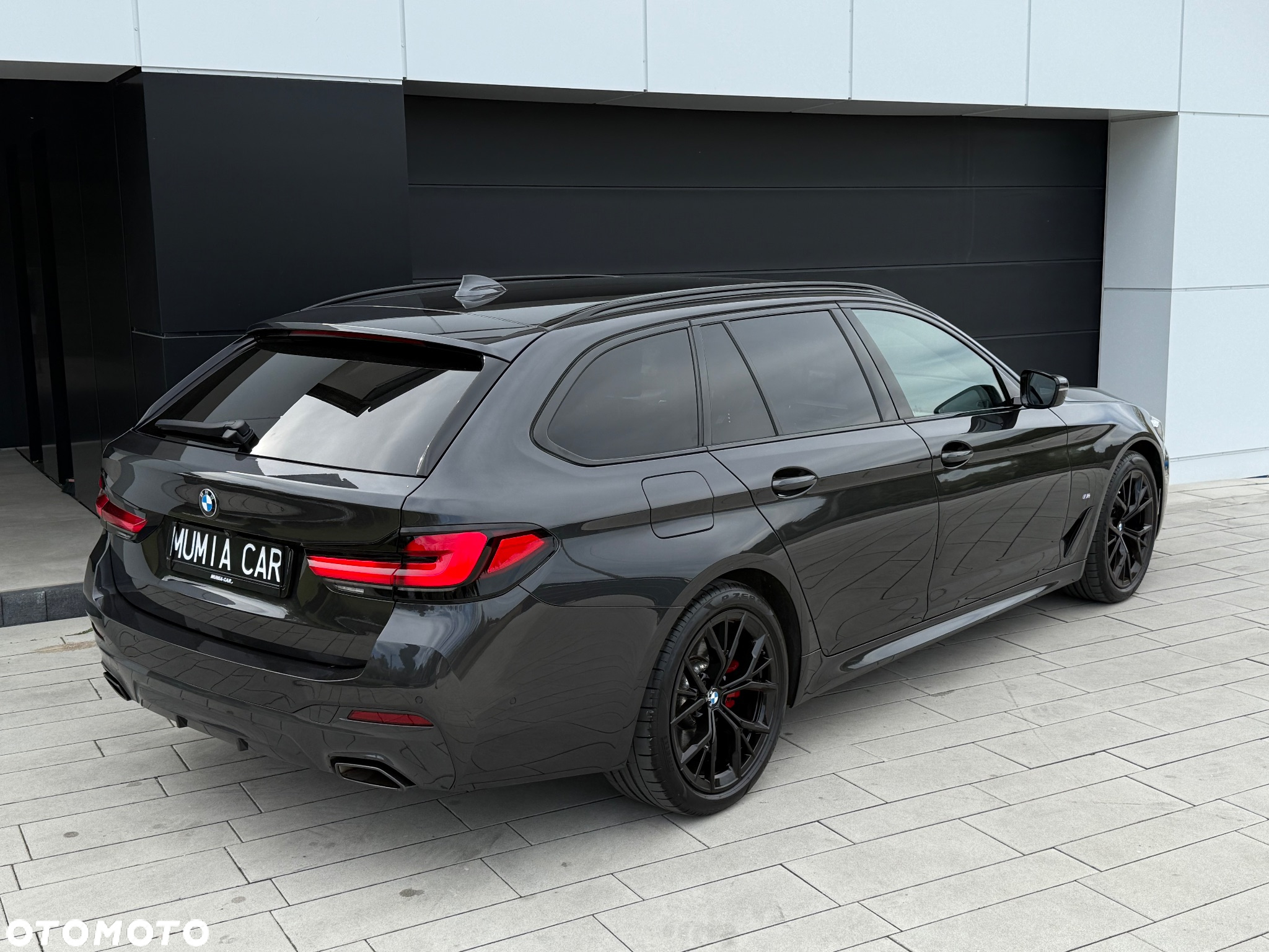 BMW Seria 5 520d xDrive Touring M Sport Edition - 27