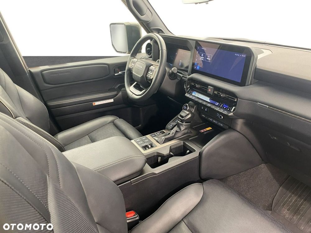 Toyota Land Cruiser - 20