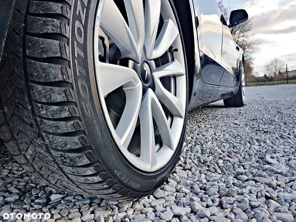 Tesla Model 3 Standard Reichweite Plus Hinterradantrieb - 30