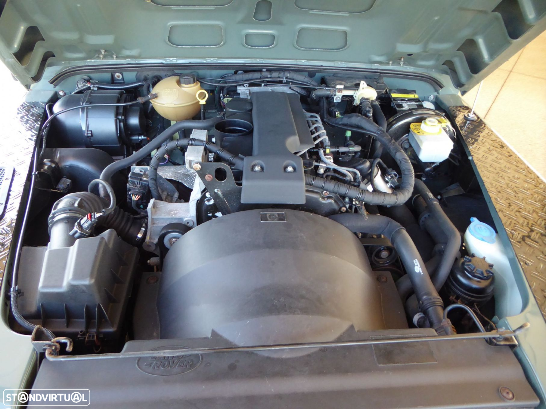 Land Rover Defender 110 TD4 - 12