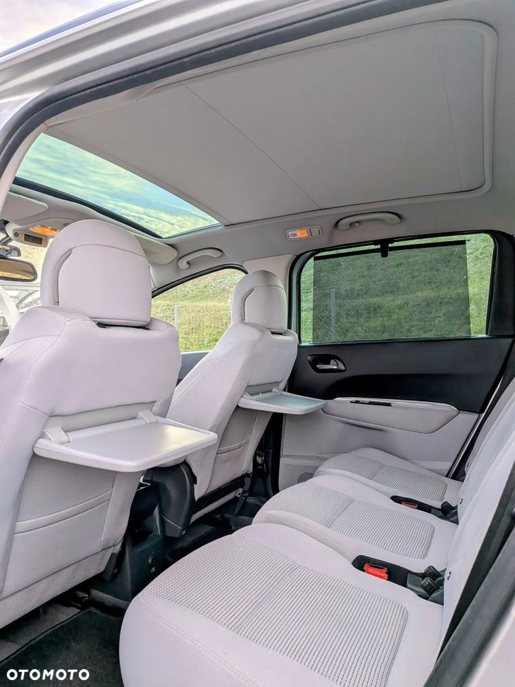 Peugeot 5008 - 5