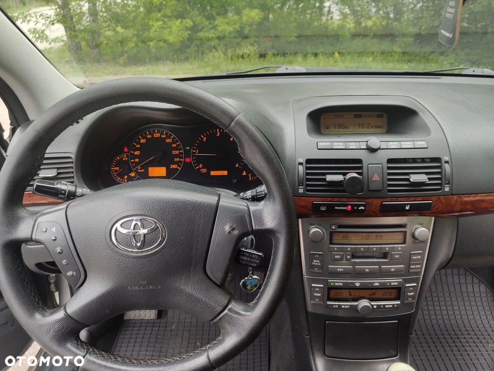 Toyota Avensis 2.2 D-4D X - 7