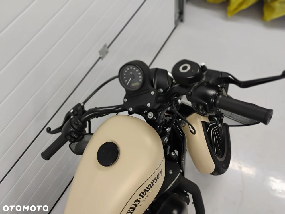 Harley-Davidson Sportster Iron 883 - 13