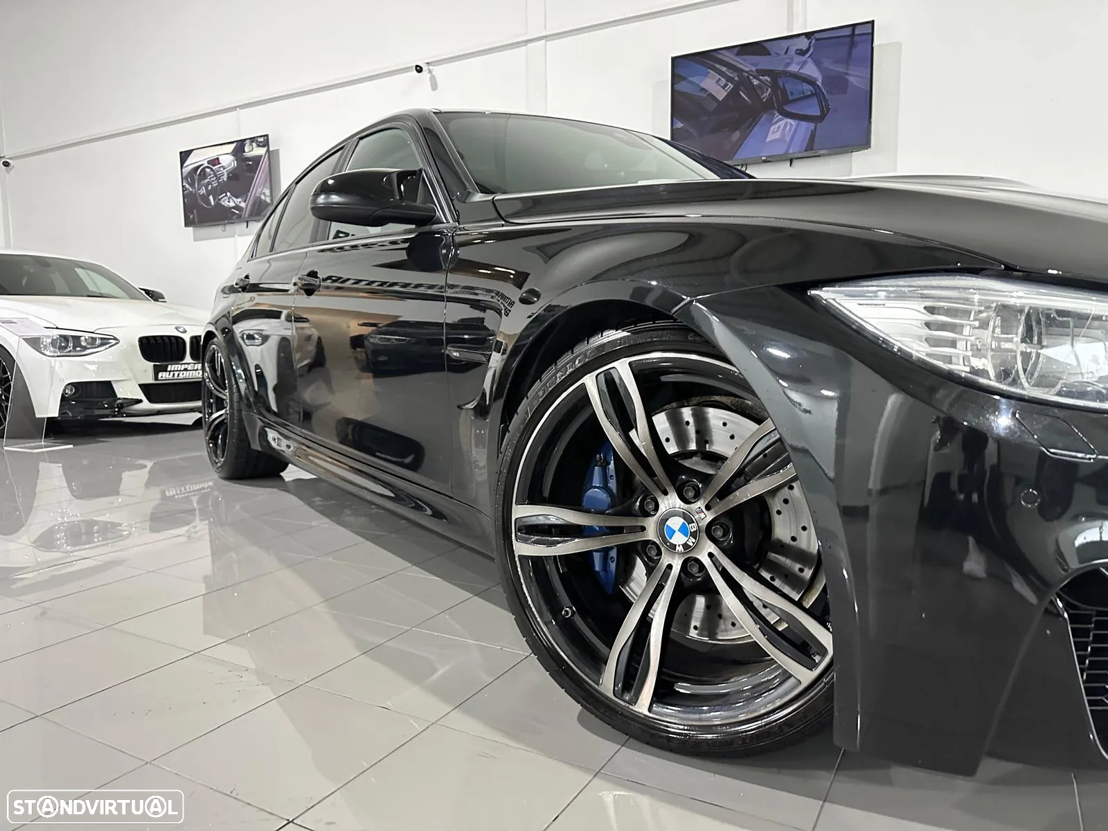 BMW M3 Auto - 26