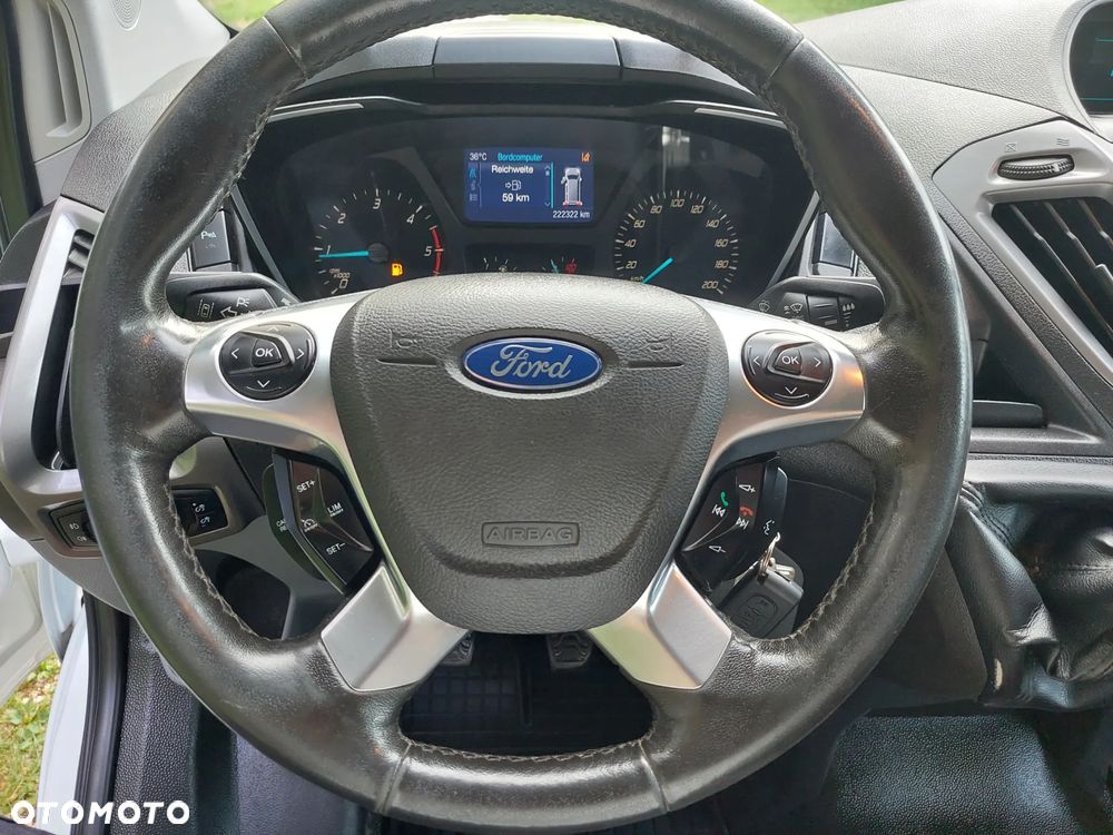 Ford Custom - 23