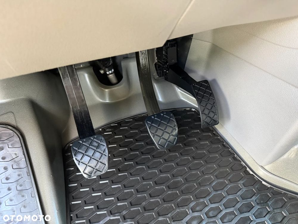 Volkswagen CRAFTER L2H2 Model 2021r WZMOCNIONY VAN 3 osobowy Silnik 2.0TDI 140KM bez BiTurbo! Euro6, Duża ładowność 1.2t, DMC:3.5t, Homologacja VAT-1 Zabudowa paki BOTT, Bogate wyposażenie! OPONY Jak nowe, Fabryczne ogrzewanie oraz wentylacja pojazdu ze zdalnym sterowaniem OEM Eberspacher Airtronic M2 3,5kW, Android Auto, Apple CarPlay, Parktroniki, Kamera, Nawigacja, Drzwi tył 270' Fotel pilot pneumatyczny z masażem! - 21