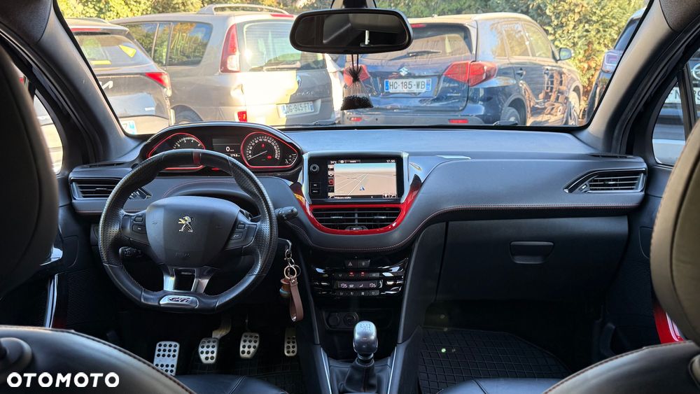 Peugeot 208 1.6 THP GTi - 36
