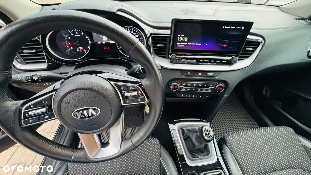 Kia Ceed 1.5 T-GDI Business Line - 19