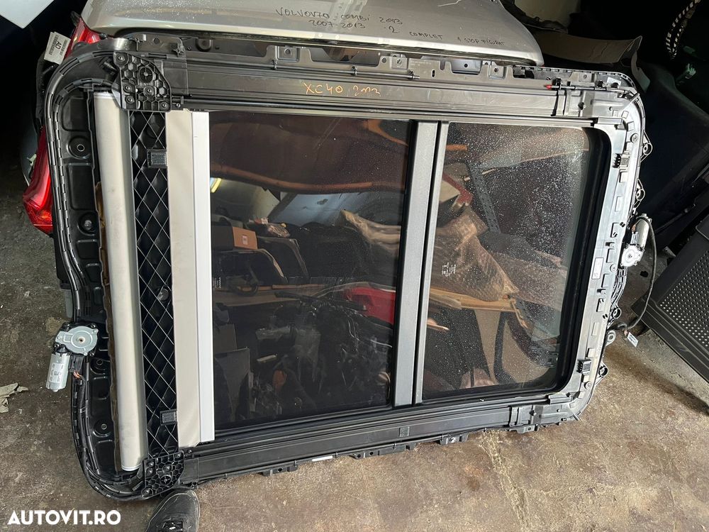 Trapa panoramic VOLVO XC40 an 2018-2024 cod 32285393 - 5