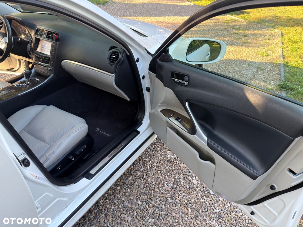 Lexus IS - 24