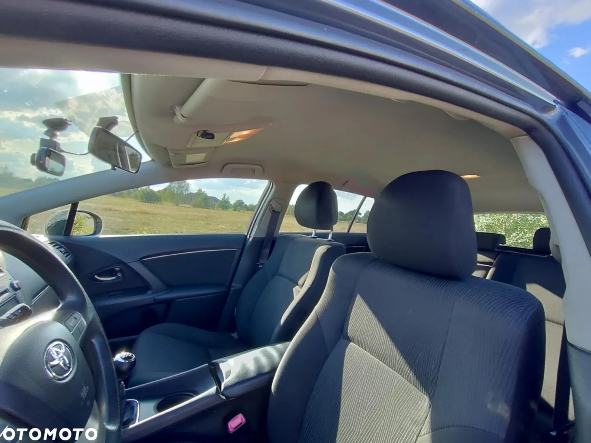 Toyota Avensis - 12